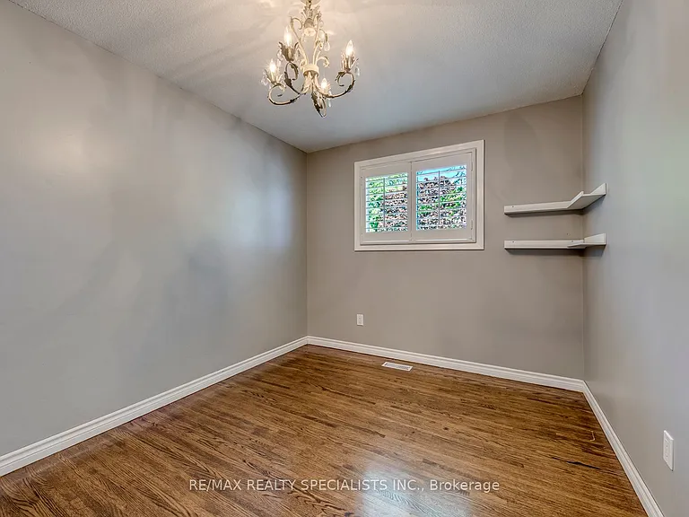 5 Country Club Dr — Photo 28