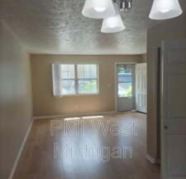 4258 Bond Ave #4 — Photo 6