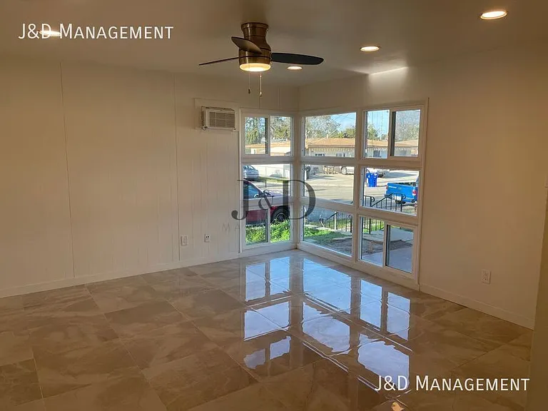 4915 Coconino Way — Photo 3