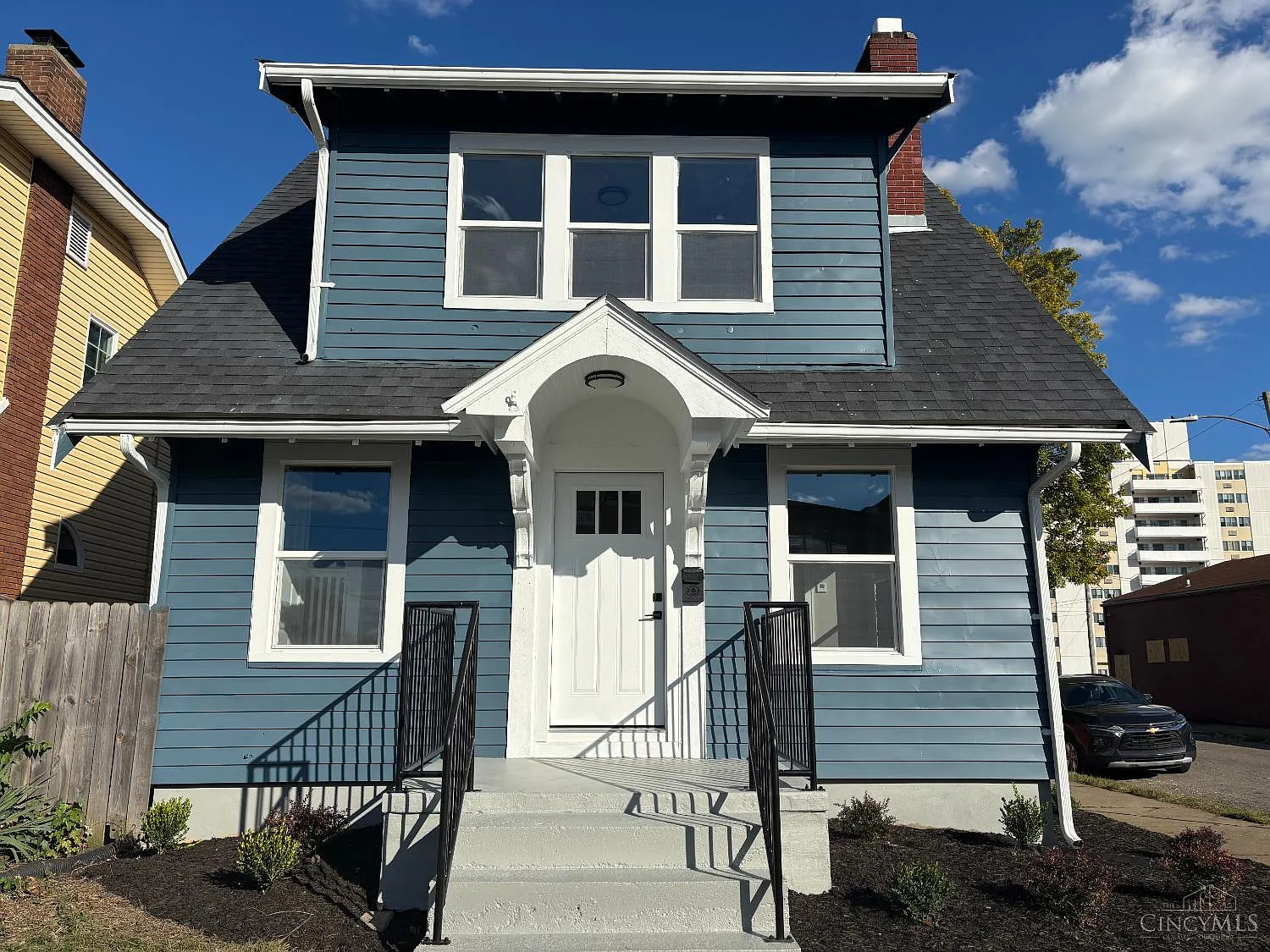 2052 Pleasant Ave photo 1