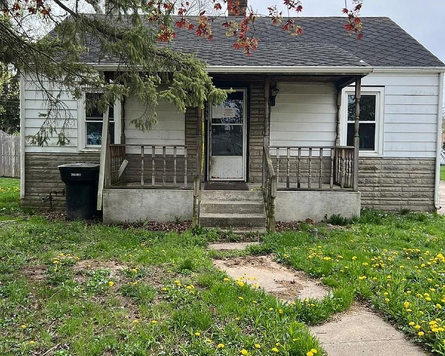 1st image of 19856 Detroit Ave