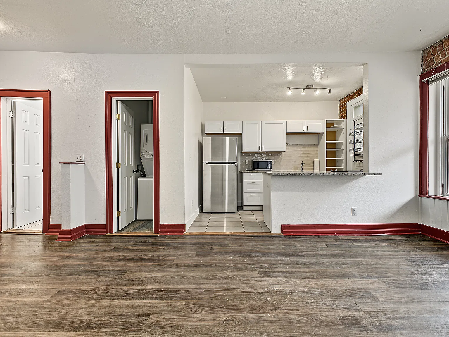 1356 N Pearl St — Photo 3