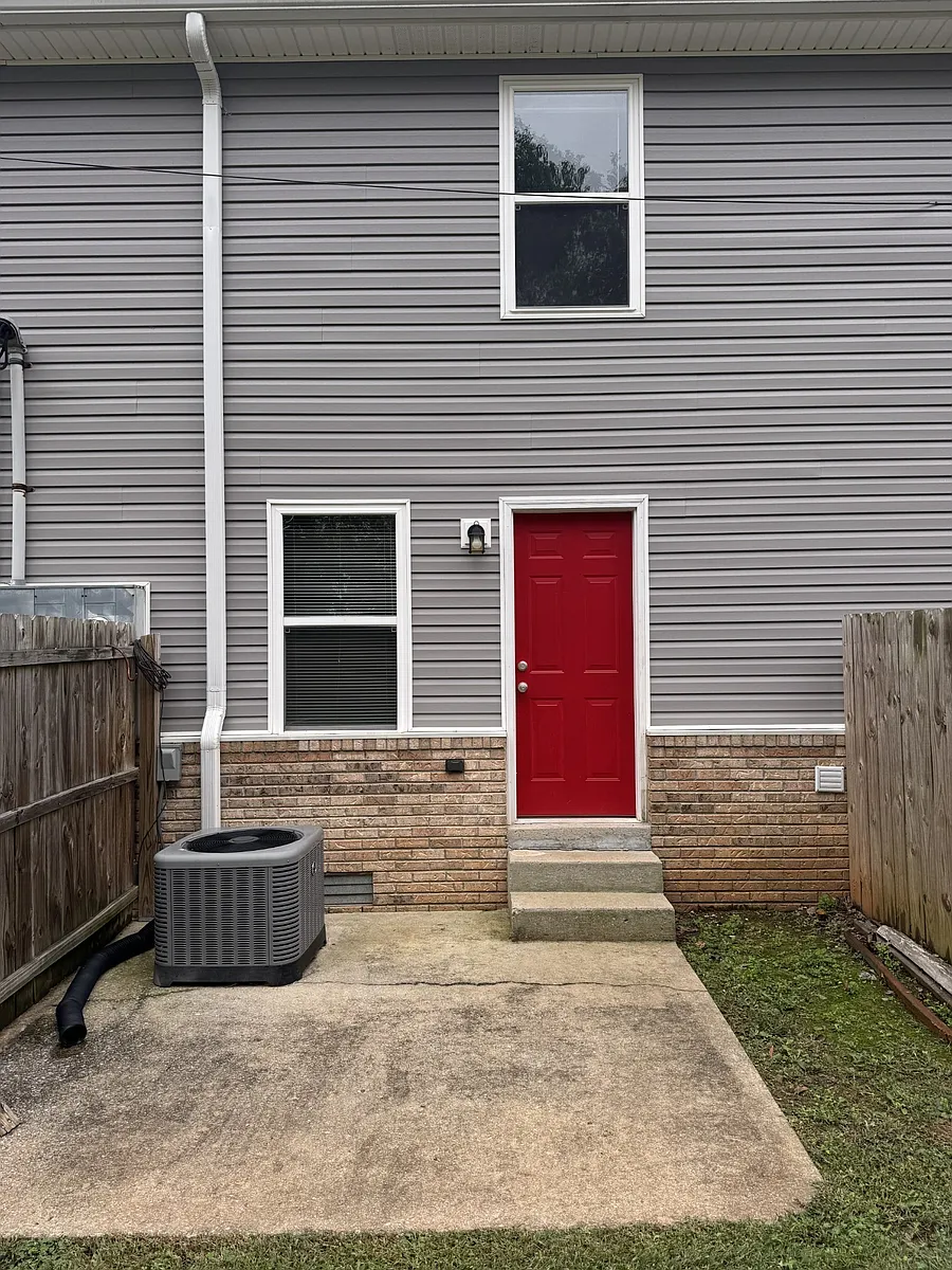 Building Photo - 179 Ingle Dr #B2