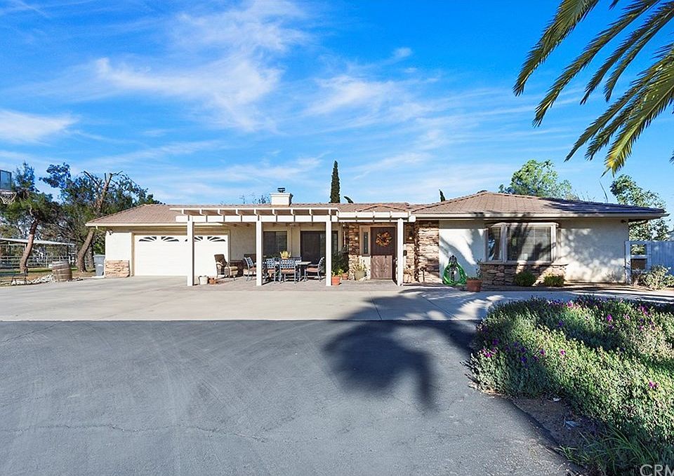 1st image of 39875 Camino Del Vino