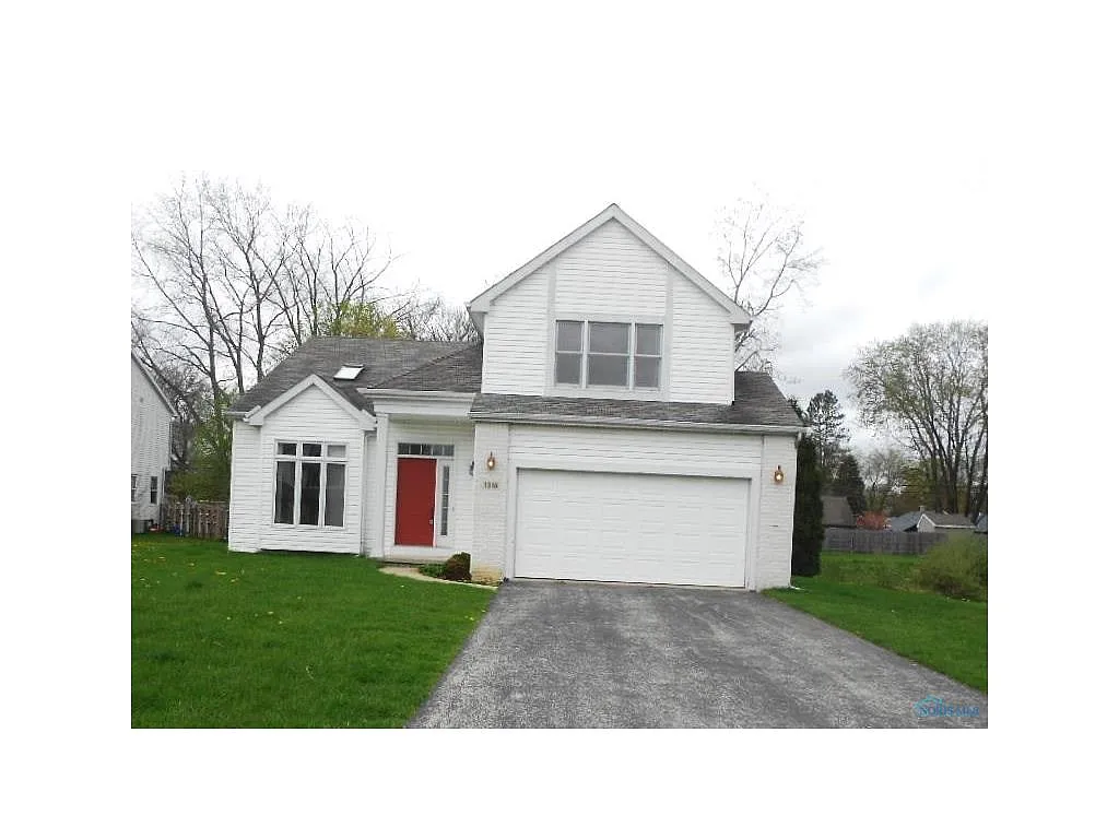 1918 Peacock Ln photo 1