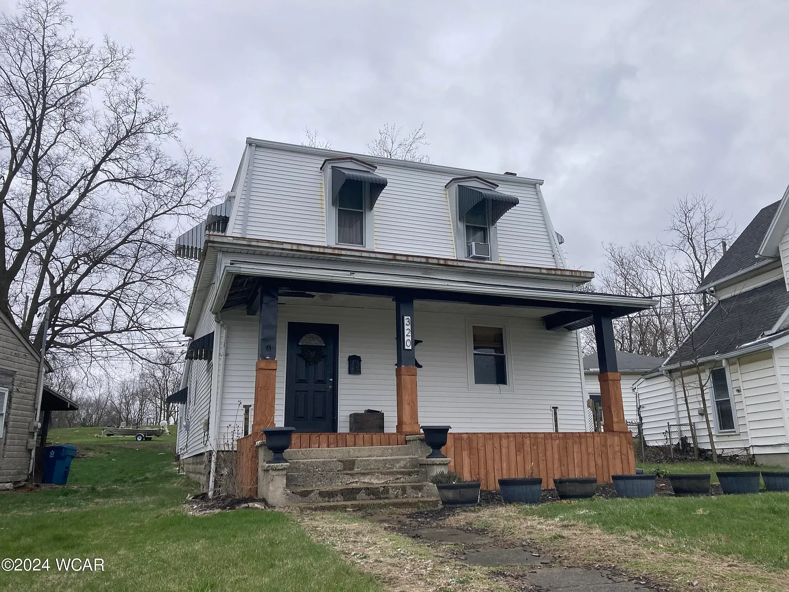 320 Garfield Ave photo 1