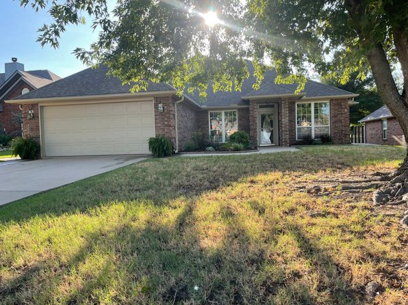 1608 Fairway Dr
