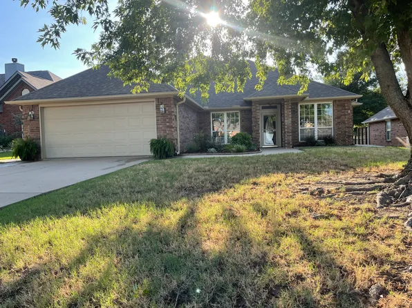 1608 Fairway Dr, Perkins, OK 74059