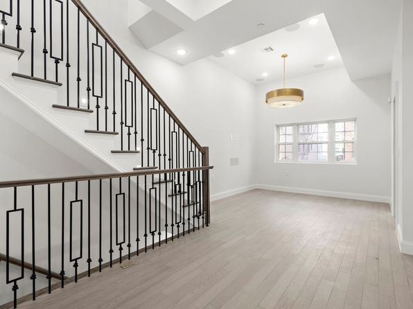 133 Clifton Pl #3