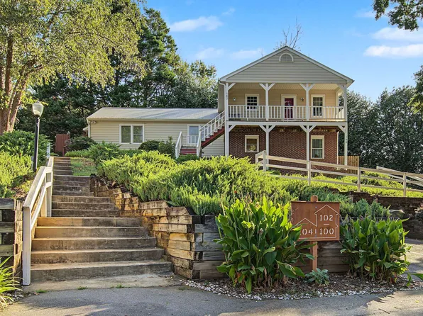 102 Drummond Pl, Cary, NC 27511