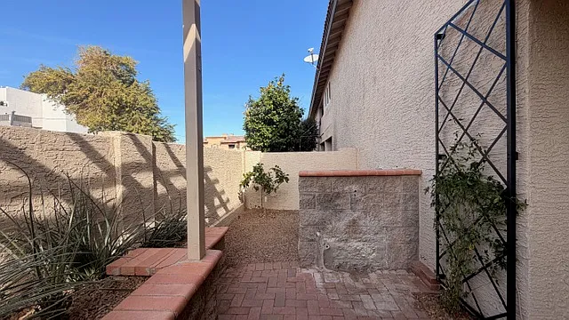 2142 E Turney Ave #10 — Photo 29