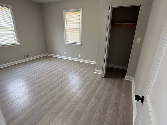 3rd image of 4521 Parkwood Ln #2