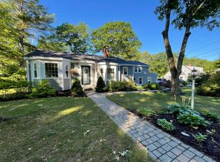 30 Johnson Rd, Falmouth, ME 04105