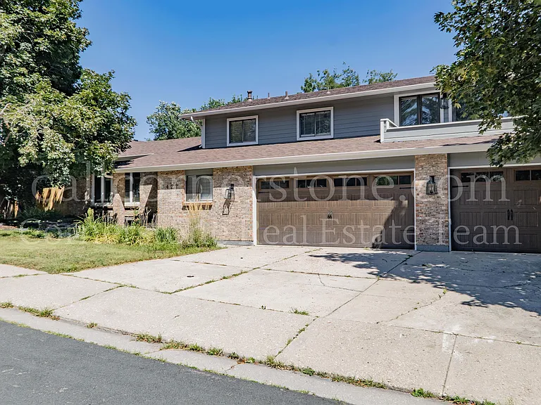 3427 Clubheights Dr — Photo 3