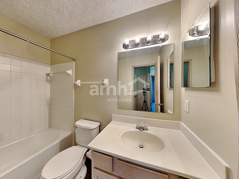 5563 Crenton Dr — Photo 17