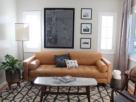Bright & cozy front living