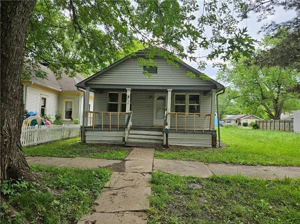 750 S Locust St, Ottawa, KS 66067
