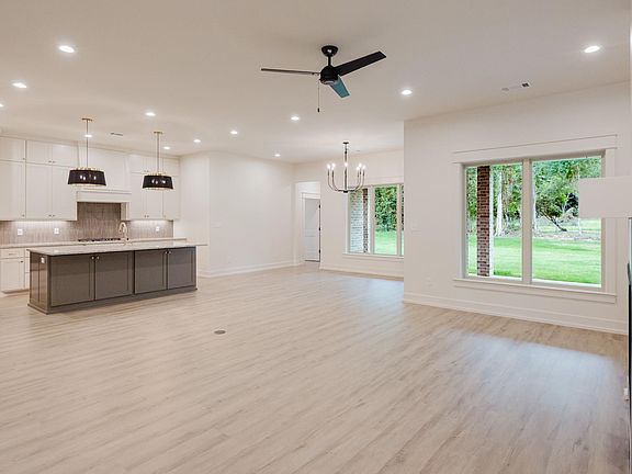 5th image of 7097 Cold Creek Dr