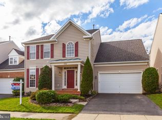 772 Summer Walk Dr, Gaithersburg, MD 20878