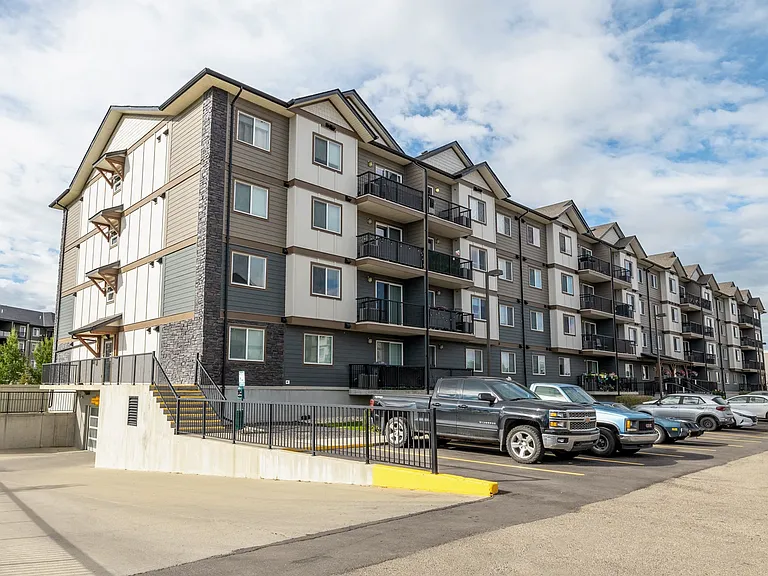81 Element Dr N — Photo 3
