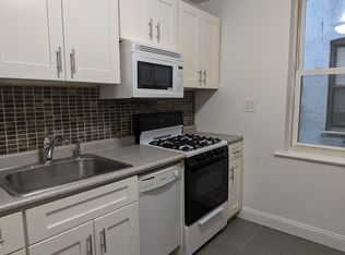 24-24 27th St #1F, Astoria, NY 11102