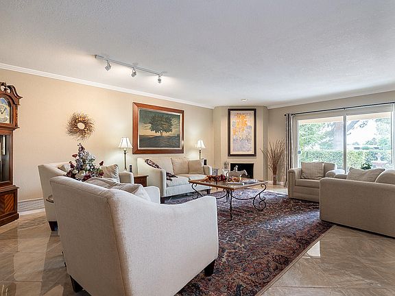 4th image of 1064 N Paseo Iris