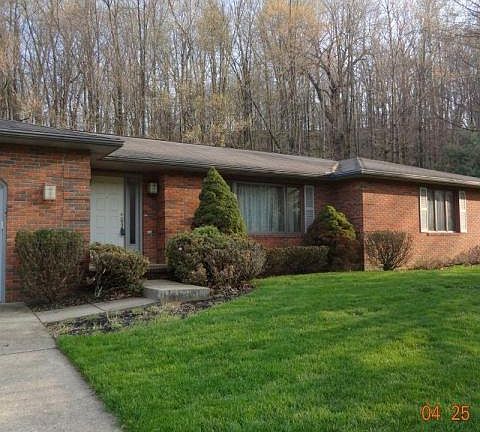 3rd image of 877 Hillside Dr