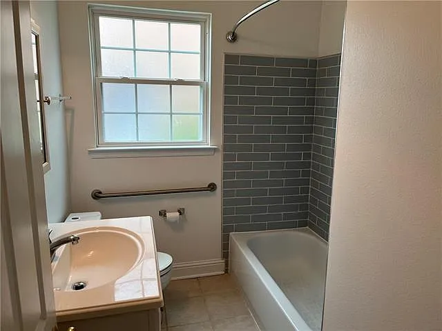 6377 Canal Blvd — Photo 9