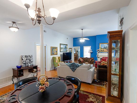 4th image of 4514 Graystone Dr