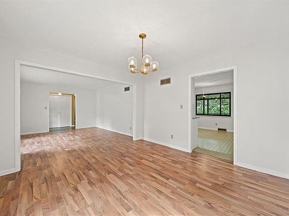 5th image of 7114 Greeley Ave