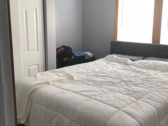 5th image of 2134 N Maplewood Ave #B