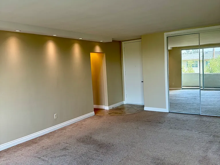 2701 2nd Ave #203 — Photo 6