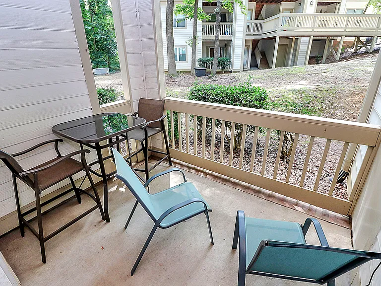 1001 Churchill Downs Ct #J — Photo 25
