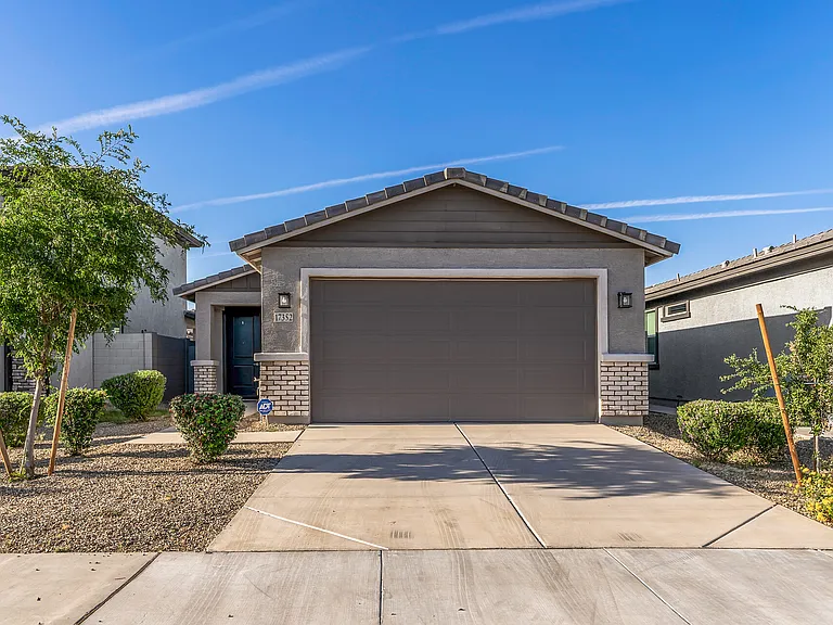 17352 W Paraiso Ln — Photo 30