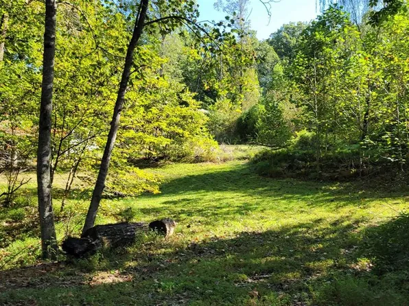 679 Lakeshore Dr, Mammoth Cave, KY 42259