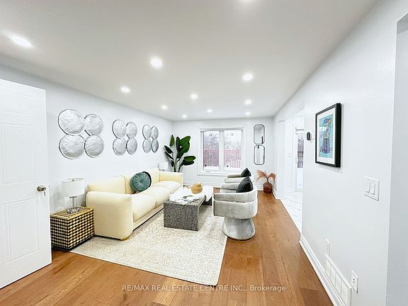 3rd image of 498 Bankside Dr