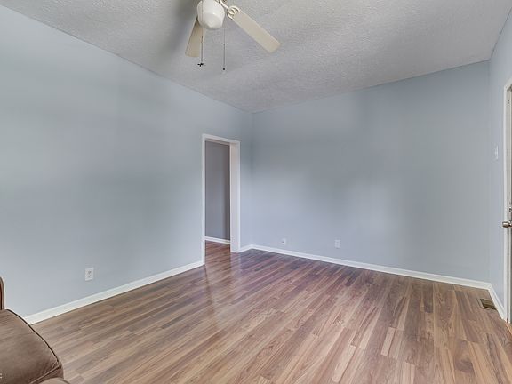3rd image of 1051 Elm St