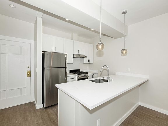 3rd image of 1037 Sutter St #30