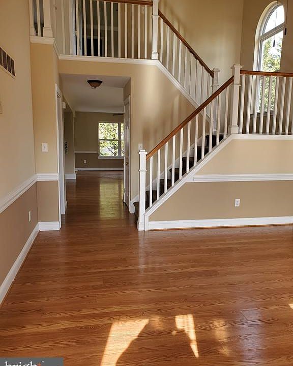1st image of 673 Warren Dr