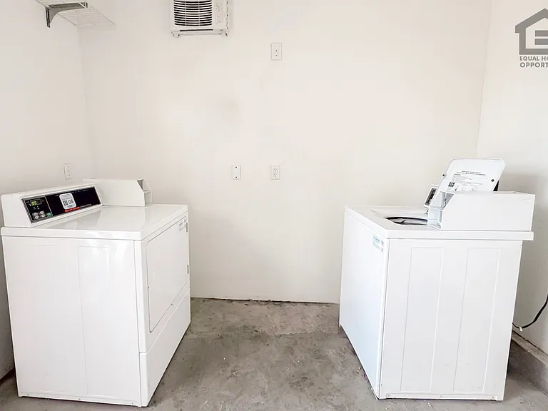 3601 W Melvin St — Photo 65