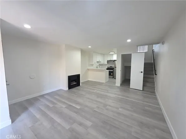 6911 Woodley Ave APT 106, Van Nuys, CA 91406