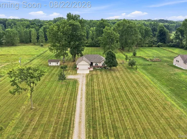 1301 Palms Rd, Columbus, MI 48063