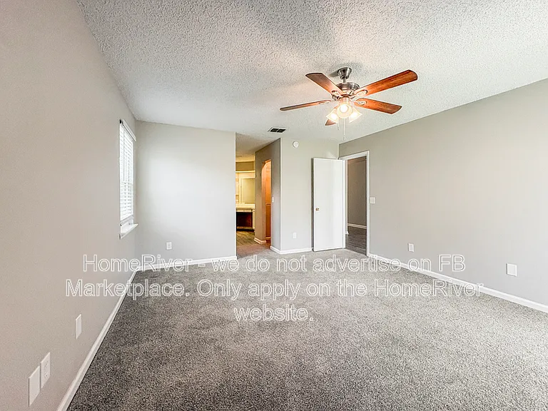 7966 Amandas Crossing Dr E — Photo 11