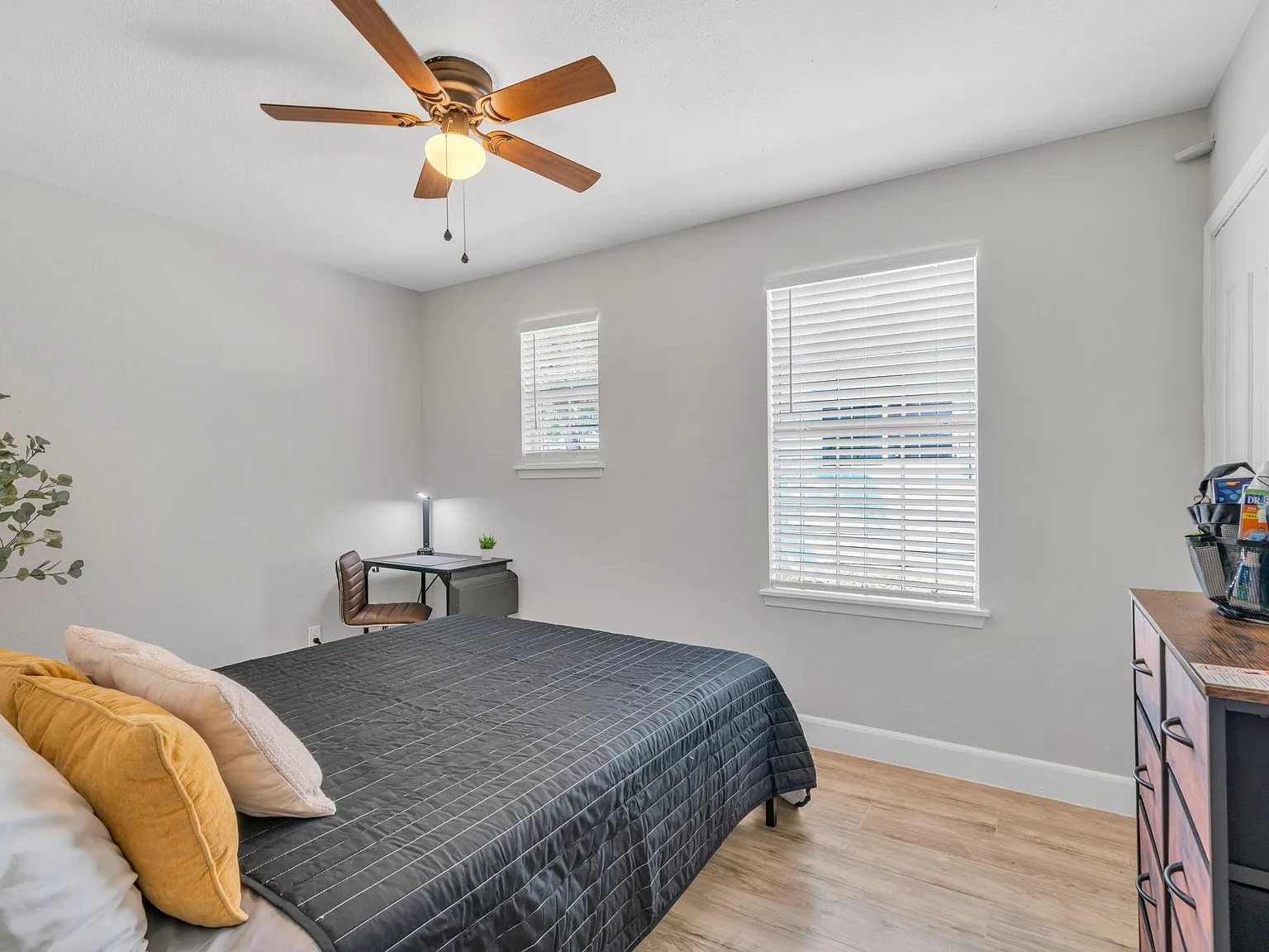 4 bed, 3.0 bath, 1855 sqft, $711 — Photo 2