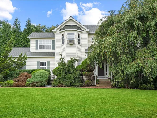 22 Old Orchard Way, Miller Place, NY 11764