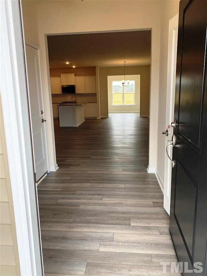 3 bed, 2.5 bath, 1560 sqft, $1,995 — Photo 3