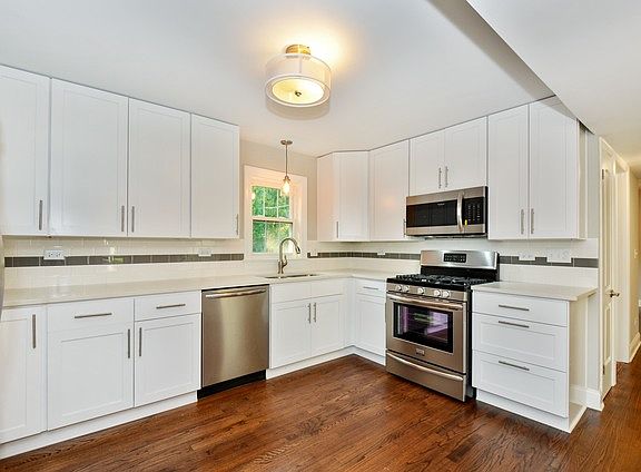 4th image of 1610 Robin Hood Pl