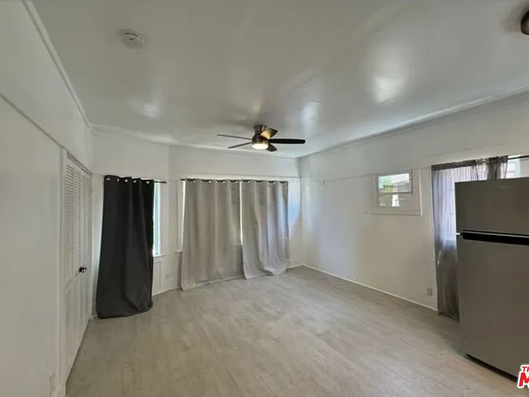 1111 Orizaba Ave #B — Photo 2