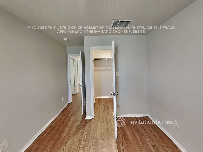 5445 Verdugos Palace — Photo 8