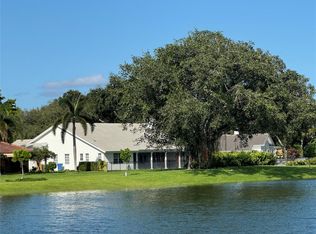 2732 Oak Tree Ln, Oakland Park, FL 33309